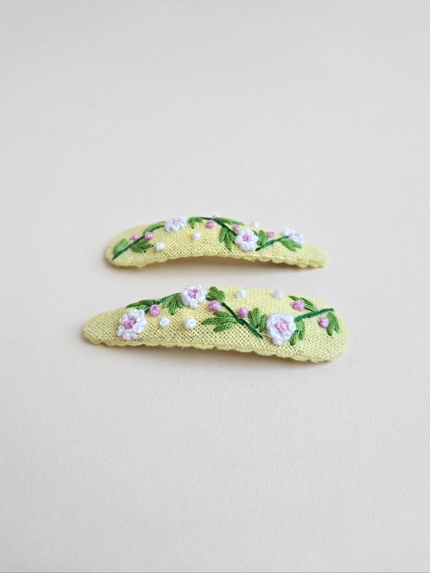 Hand-embroirdered hair clips